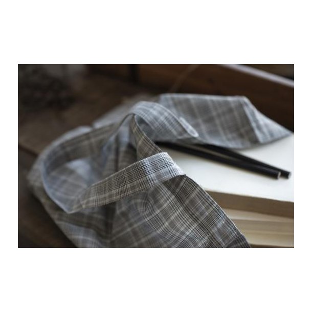 Ib Laursen Indkbstaske gr baggrund sm tern