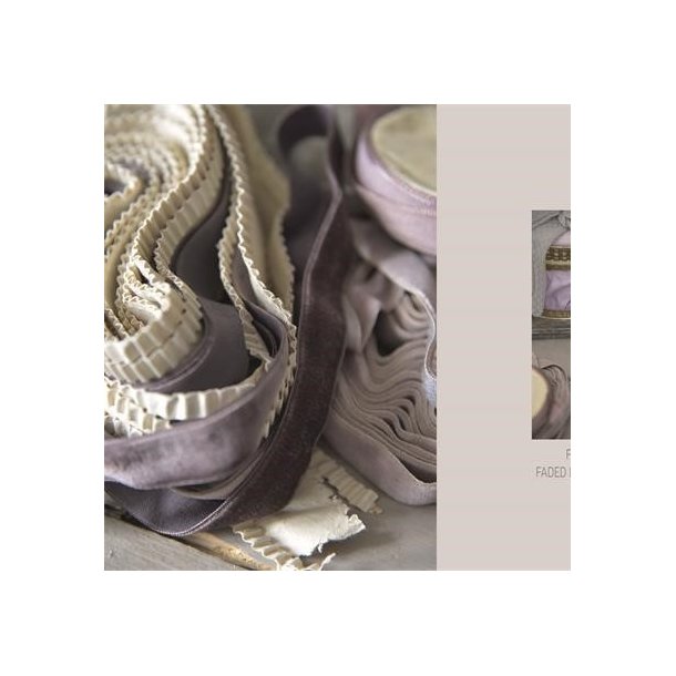 Jeanne d'Arc Living Bog, Farverige forvandlinger