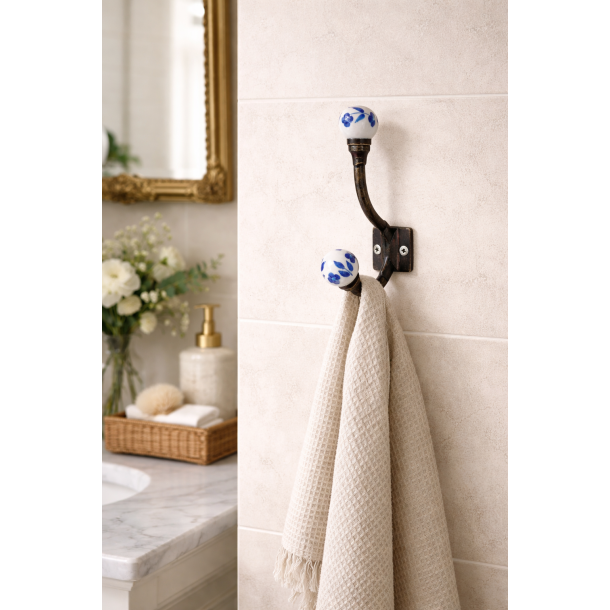  Lundager Dobbelt Knage, Jern Med Porcel�ns Knop, Bl� M�nster