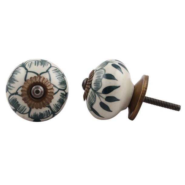 La Finesse, Hvid Knop Med Gr�n Sm�rblomst, Antique Rosette