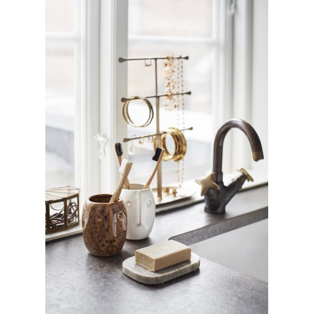 Madam Stoltz Smykke Holder, Messing