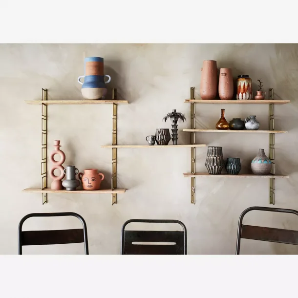 Madam Stoltz Vghylde med trhylder